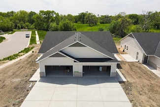 917 & 921 S Logan St, Newton, KS 67114