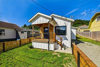 875 Rio Dell Ave, Rio Dell, CA 95562