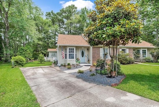 103 Robin Ct, Murrells Inlet, SC 29576