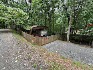 336 6th St, Ellijay, GA 30540