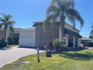 336 Motorcoach Dr S, Polk City, FL 33868