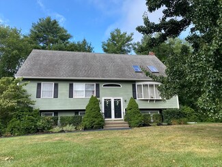 17 Crabtree Ln, Abington, MA 02351