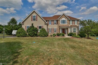 107 Chase Hollow Dr, Nazareth, PA 18064