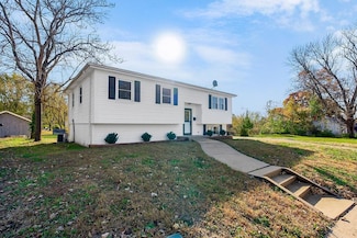 715 S Silver St, Paola, KS 66071