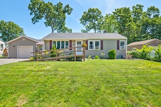 103 Fernwood St, Chicopee, MA 01020