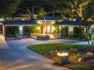 24208 Heritage Ln, Newhall, CA 91321