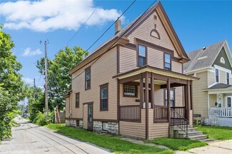328 14th St SE, Cedar Rapids, IA 52403