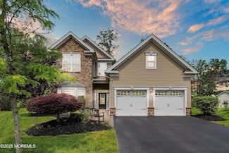 39 Northcrest Dr, Tinton Falls, NJ 07724
