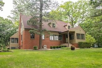 7 Valley Rd, Beloit, WI 53511