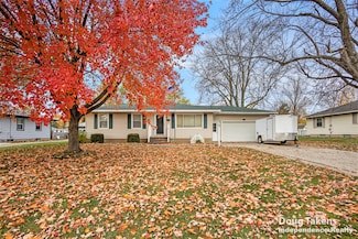 1129 Elmwood Dr, Jenison, MI 49428