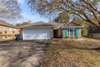 30 Brentwood Dr, Phenix City, AL 36869