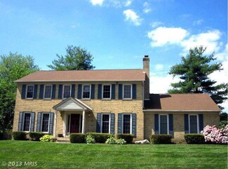 9621 Ceralene Dr, Fairfax, VA 22032