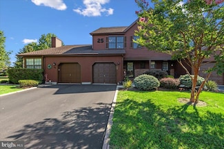 33 Easton Ct, Lawrence Township, NJ 08648