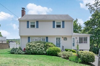35 Parkview Rd, Waltham, MA 02452