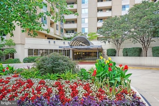 4601 N Park Ave Unit 315, Chevy Chase, MD 20815