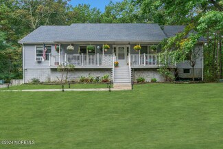 75 Honey Locust Dr, Toms River, NJ 08755