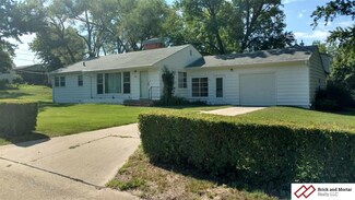902 11th St, Fairbury, NE 68352