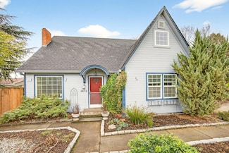 3473 Poppywoods Dr, Medford, OR 97504