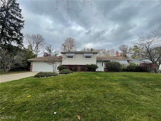7725 E Linden Ln, Parma, OH 44130
