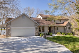 510 Lake Wood Glen Dr, Innsbrook, MO 63390