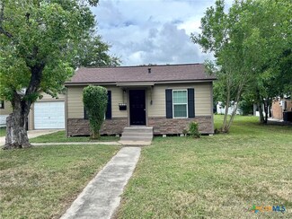 306 Magnolia Ave, Victoria, TX 77901