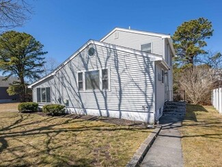 16 Beach St, Wareham, MA 02571