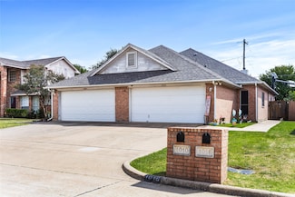 1016 Brenner Ct, Arlington, TX 76017