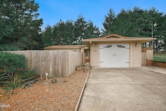 1410 SW Forest Pkwy, Waldport, OR 97394
