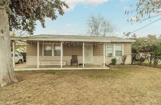 995 N Hughes Ave, Fresno, CA 93728