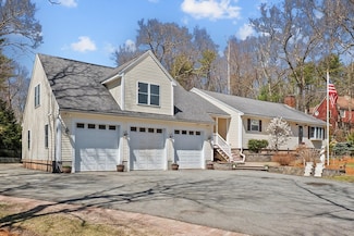 31 Country Rd, East Hampstead, NH 03826