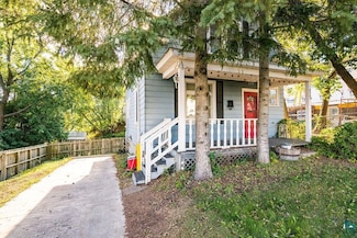 825 N 8th Ave E, Duluth, MN 55805