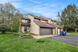 2373 Fairgrove St, Kalamazoo, MI 49009