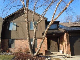 1402 Creekside Ct Unit B, Elgin, IL 60123