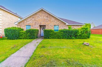 505 Cypress Ct, Red Oak, TX 75154