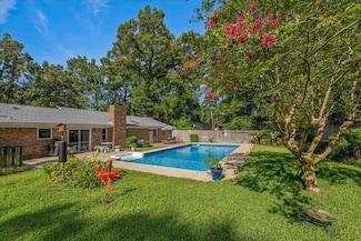 2940 Huntington Dr, Tallahassee, FL 32308