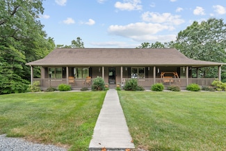 876 Sherwood Dr, Blue Ridge, VA 24064