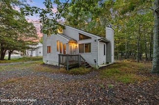 1163 Steele Cir, Bushkill, PA 18324