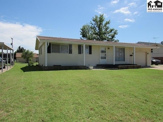 909 E 13th Ave, Hutchinson, KS 67501