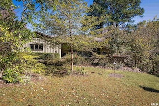 50 Hawthorn Hollow Rd, Carbondale, IL 62903