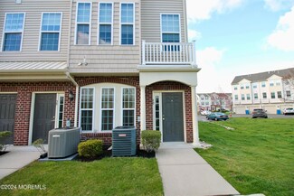 40 Kyle Dr, Tinton Falls, NJ 07712