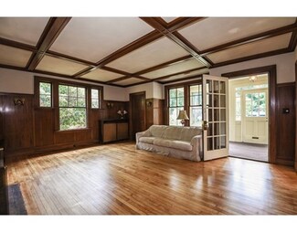 45 Summit Ave, Salem, MA 01970