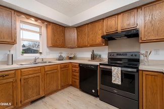 2990 Warwick Loop, Bismarck, ND 58504