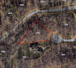 6 Old Park Ct, Greensboro, NC 27407