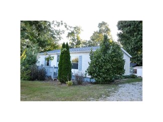 1129 N Shawn Dr, Pekin, IN 47165