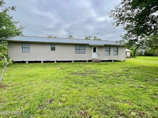 1205 Coyote Ln, New Iberia, LA 70563