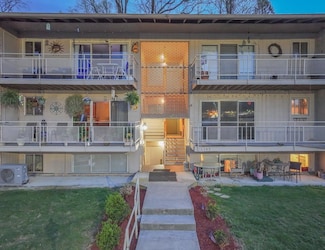 1145 Carriage Cir, Bristol, VA 24201