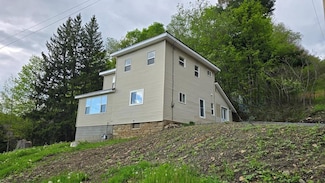 105 Taylor St, Blossburg, PA 16912