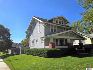 2793 Sumner St, Lincoln, NE 68502