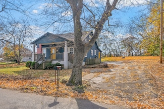 306 E St, Clarksville, TN 37042
