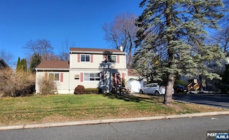 91 Fairhaven Dr, Midland Park, NJ 07432